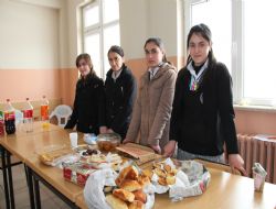 AÖL'den ‘Anne Eli Değmiş' etkinliği